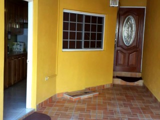 Close to Emancipation Park, Kingston / St. Andrew, Jamaica - Townhouse for Sale